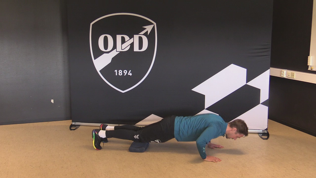 Push up ned pa taer opp pa knaer Niva 2.MP4